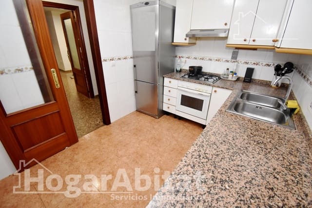 2 bedroom Flat for sale in Castelló de la Plana with garage - € 174,900 (Ref: 9419809)