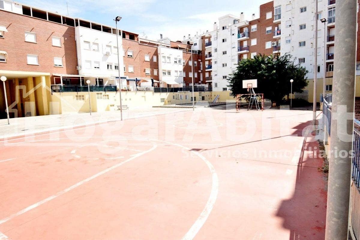 2 bedroom Flat for sale in Castello de la Plana with garage - € 174,900 (Ref: 9419809)