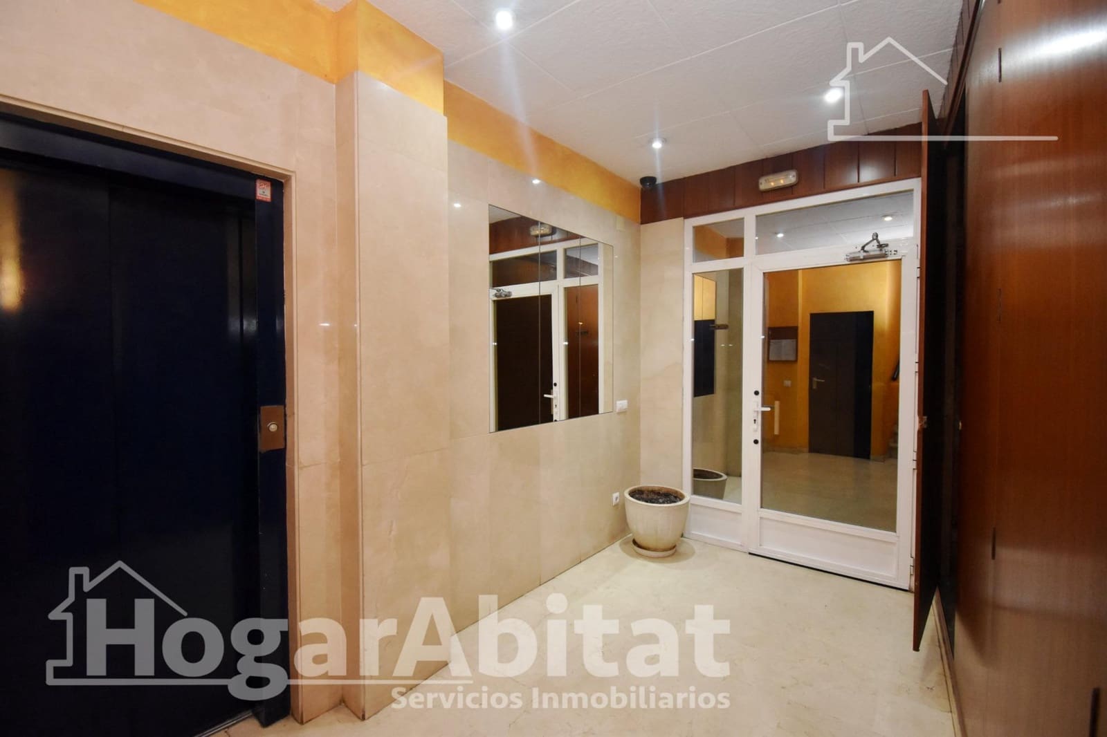 2 bedroom Flat for sale in Castello de la Plana with garage - € 174,900 (Ref: 9419809)