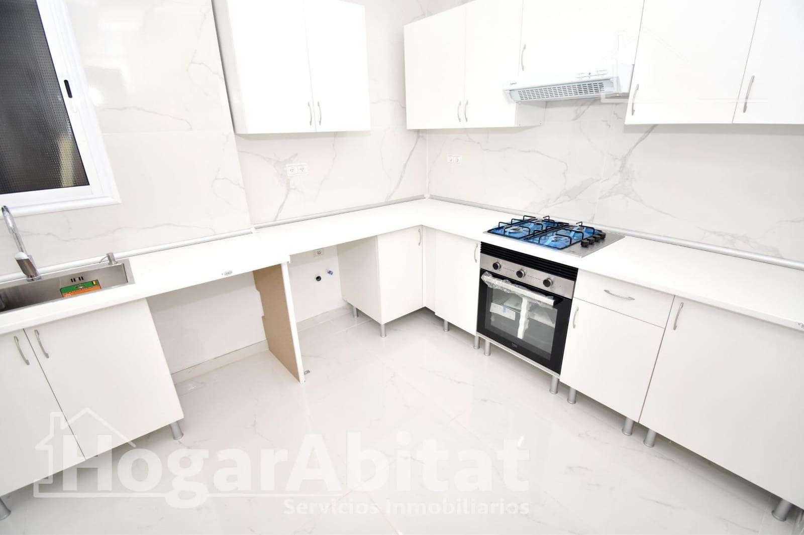 3 bedroom Flat for sale in Castello de la Plana - € 160,000 (Ref: 9419827)