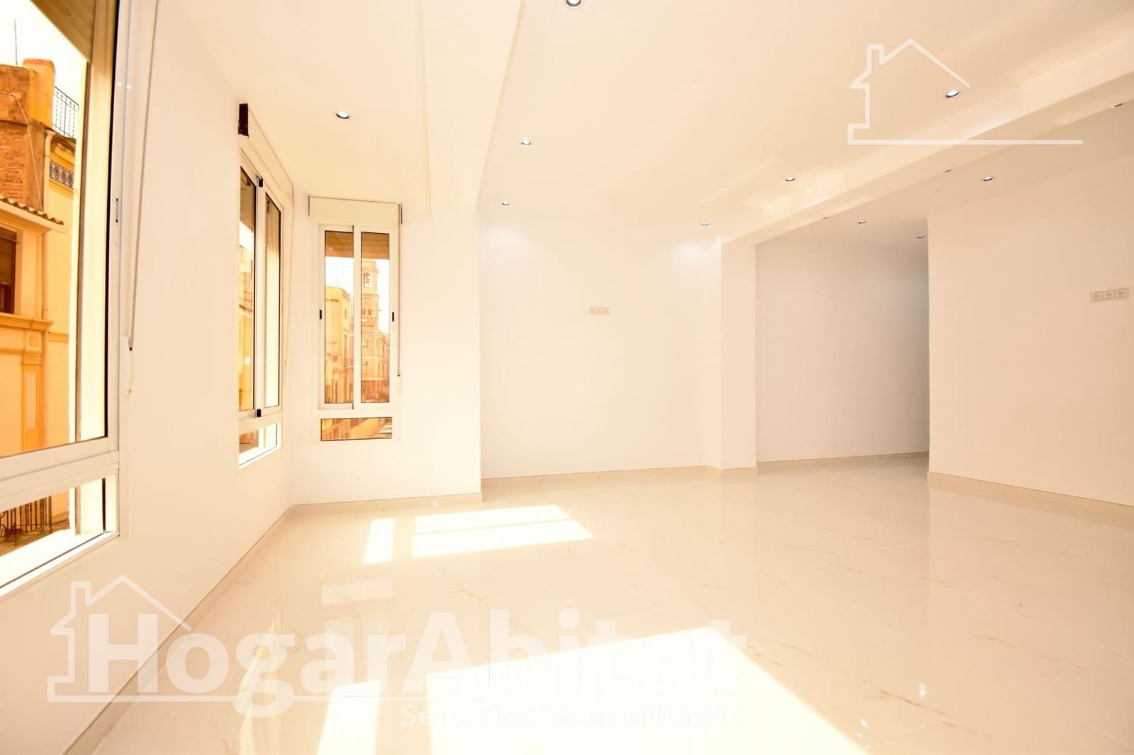 3 bedroom Flat for sale in Castello de la Plana - € 160,000 (Ref: 9419827)