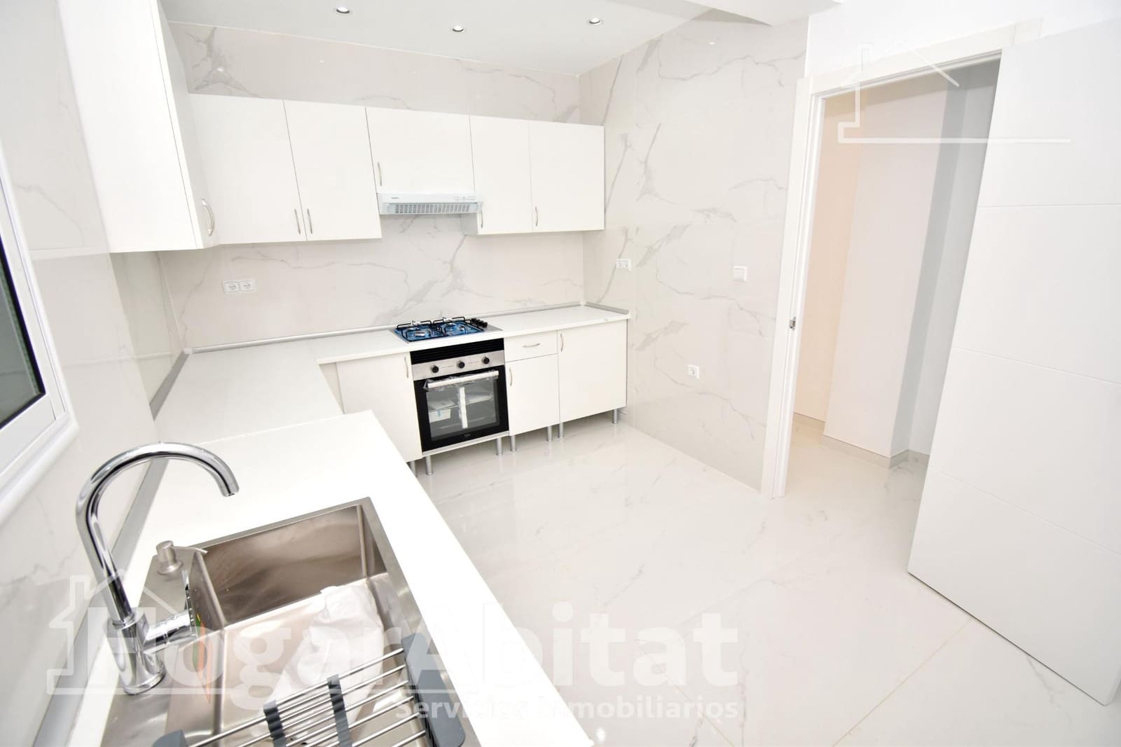 3 bedroom Flat for sale in Castello de la Plana - € 160,000 (Ref: 9419827)