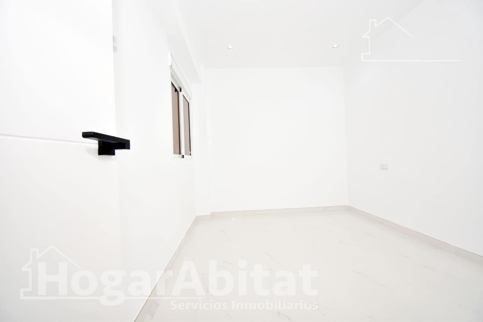 3 bedroom Flat for sale in Castello de la Plana - € 160,000 (Ref: 9419827)