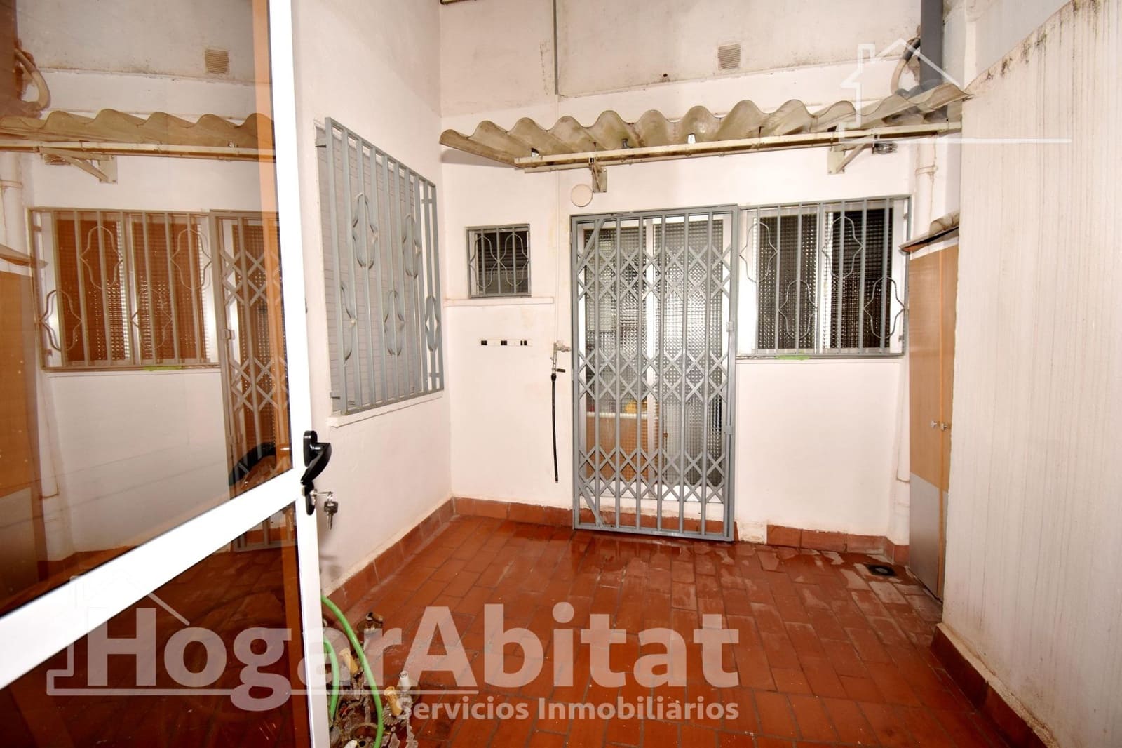 3 bedroom Flat for sale in Castello de la Plana - € 160,000 (Ref: 9419827)