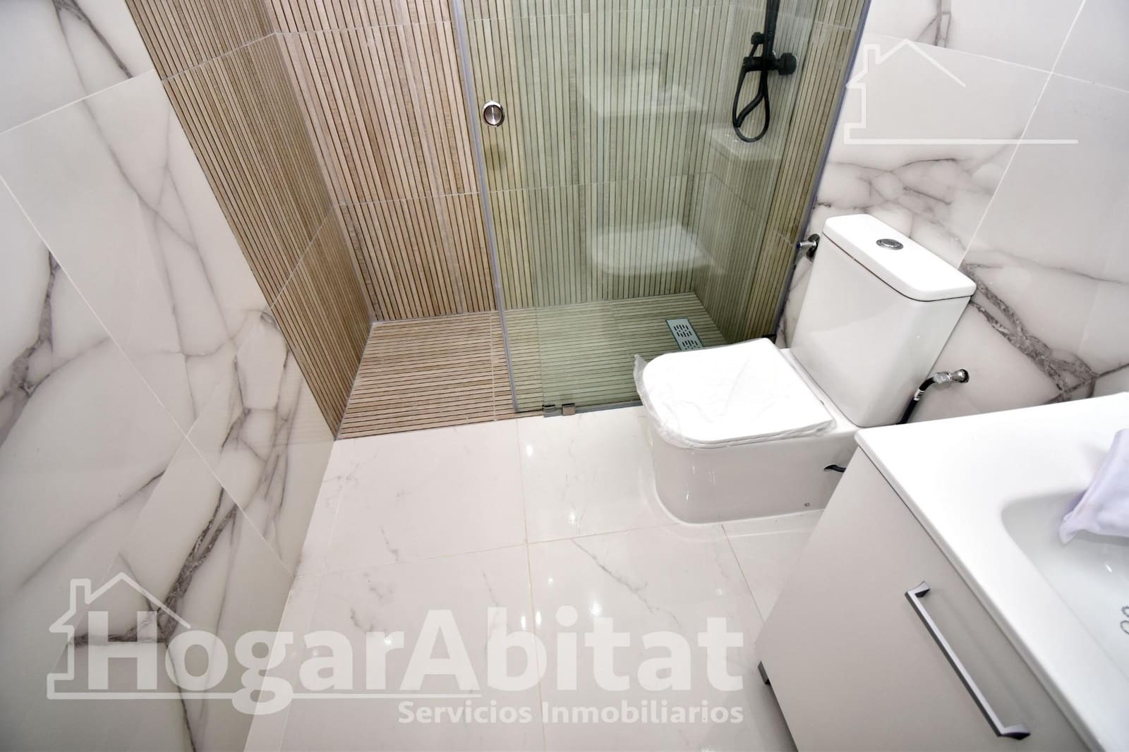 3 bedroom Flat for sale in Castello de la Plana - € 160,000 (Ref: 9419827)