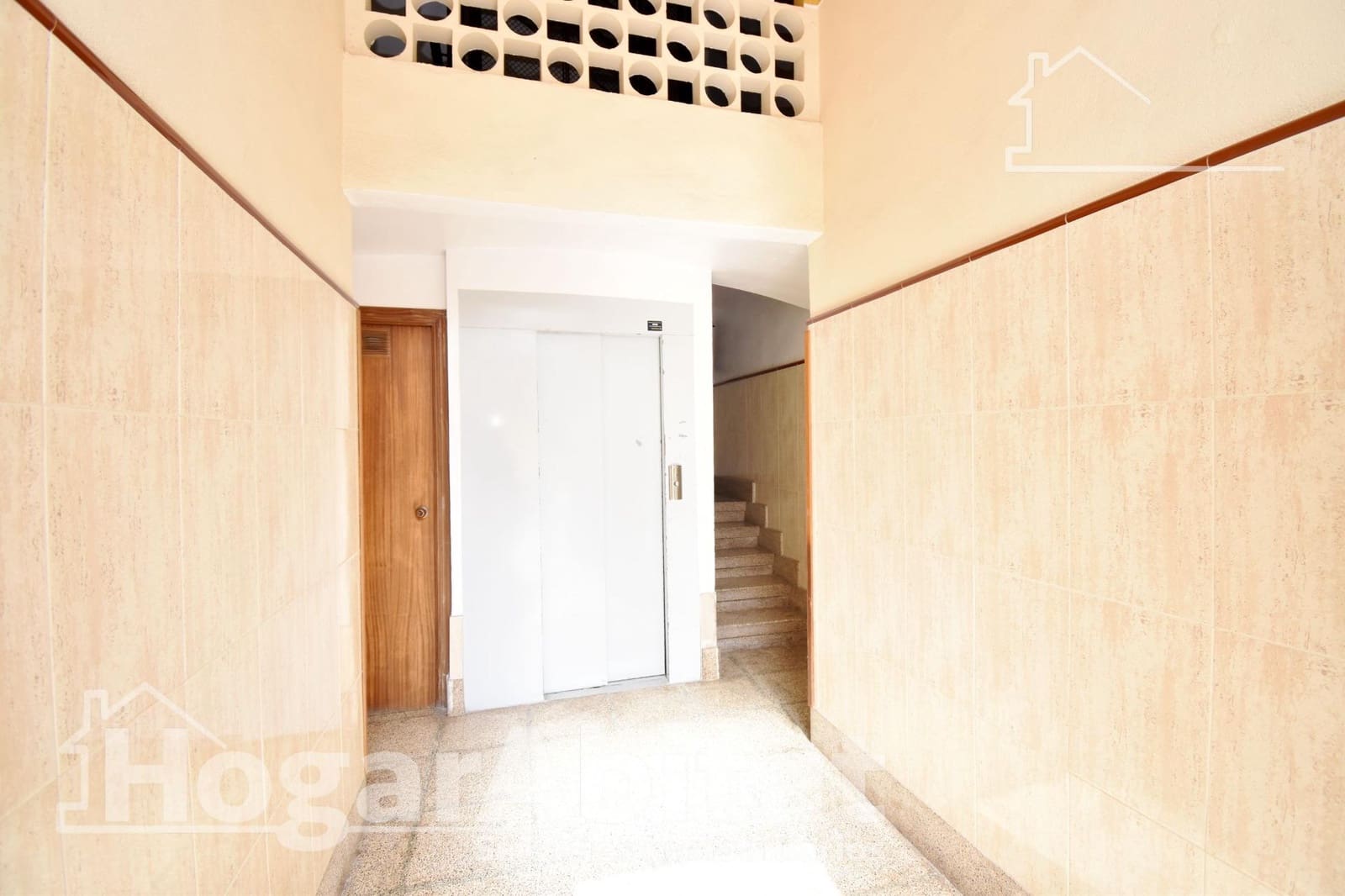 3 bedroom Flat for sale in Castello de la Plana - € 160,000 (Ref: 9419827)