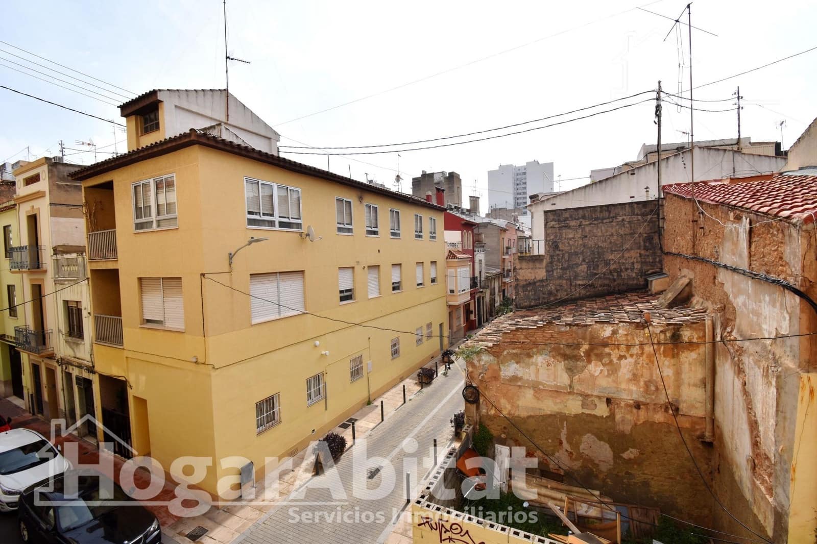 3 bedroom Flat for sale in Castello de la Plana - € 160,000 (Ref: 9419827)