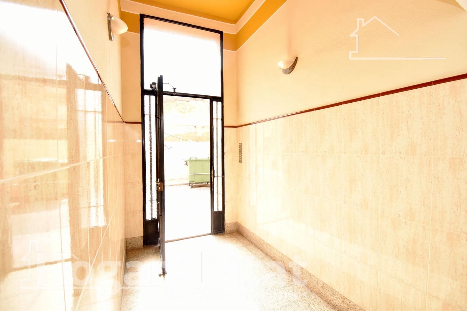 3 bedroom Flat for sale in Castello de la Plana - € 160,000 (Ref: 9419827)