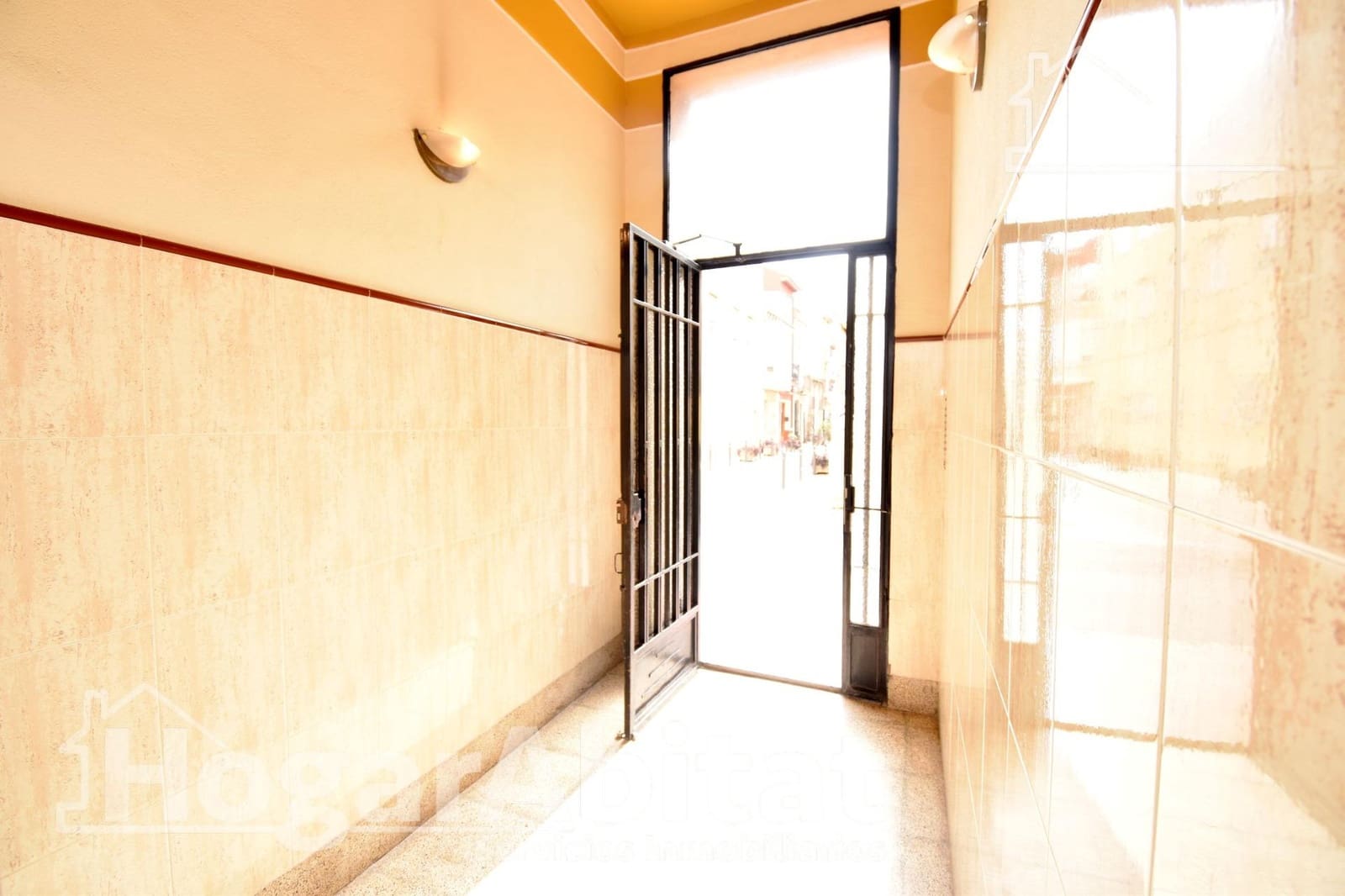 3 bedroom Flat for sale in Castello de la Plana - € 160,000 (Ref: 9419827)