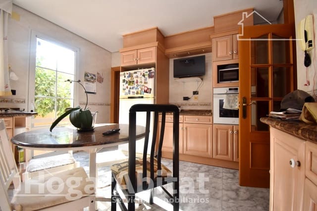 Casa de 7 habitaciones en Chilches en venta con garaje - 295.000 € (Ref: 9419958)