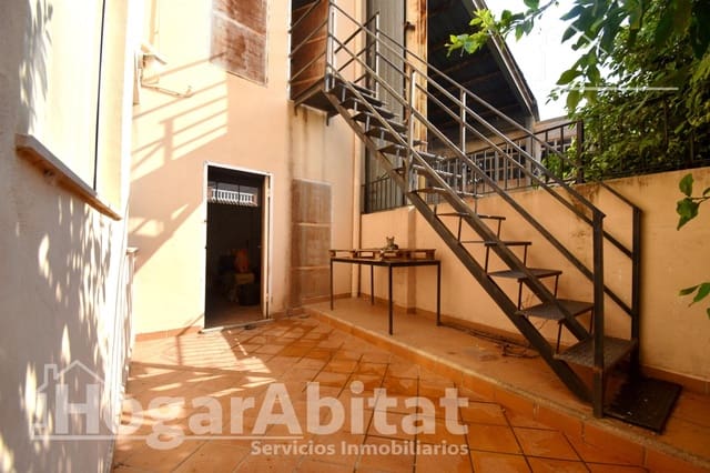 Casa de 7 habitaciones en Chilches en venta con garaje - 295.000 € (Ref: 9419958)