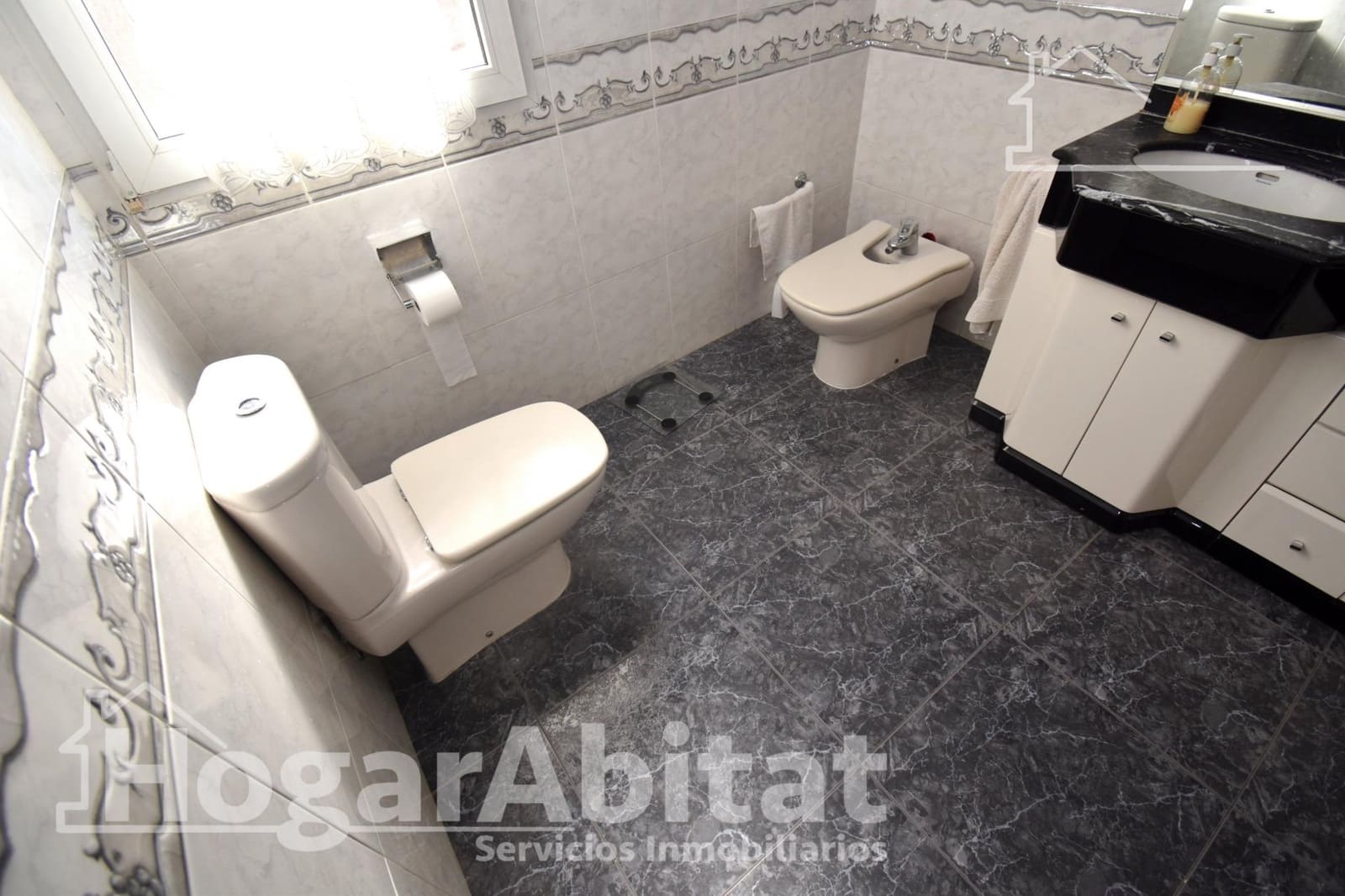 Casa de 7 habitaciones en Chilches en venta con garaje - 295.000 € (Ref: 9419958)