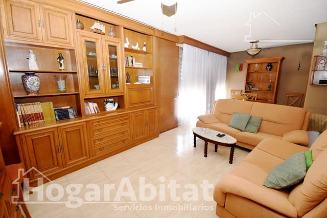 6 bedroom Townhouse for sale in Burriana / Borriana with garage - € 295,000 (Ref: 9419968)