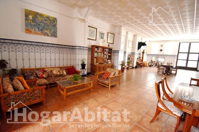 6 bedroom Townhouse for sale in Burriana / Borriana with garage - € 295,000 (Ref: 9419968)