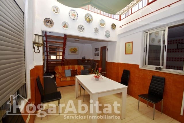 6 bedroom Townhouse for sale in Burriana / Borriana with garage - € 295,000 (Ref: 9419968)
