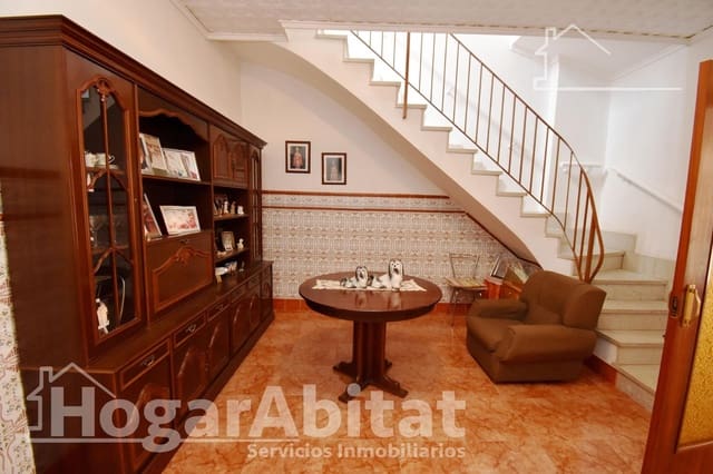 4 bedroom Townhouse for sale in Burriana / Borriana - € 135,000 (Ref: 9419969)
