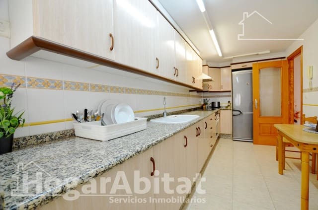 4 bedroom Penthouse for sale in Gandia - € 270,000 (Ref: 9422496)