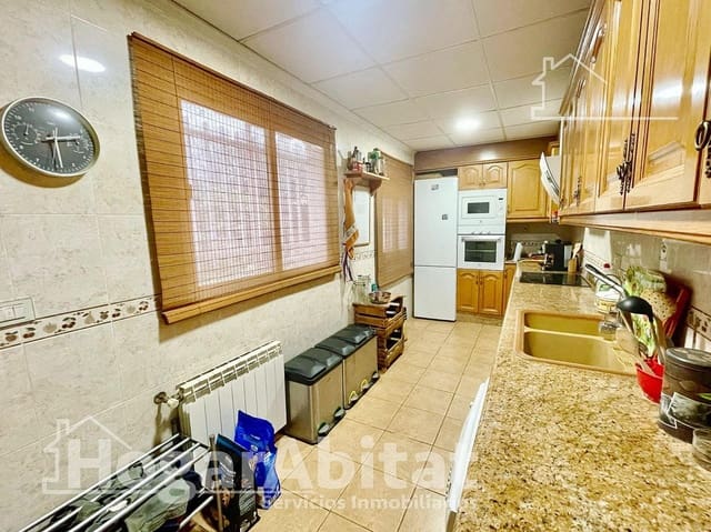 4 soveværelse Villa til salg i Onda med swimmingpool garage - € 230.000 (Ref: 9422513)