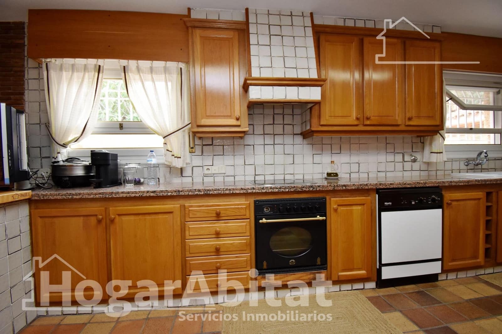 5 soveværelse Villa til salg i Benicassim med swimmingpool garage - € 850.000 (Ref: 9422520)