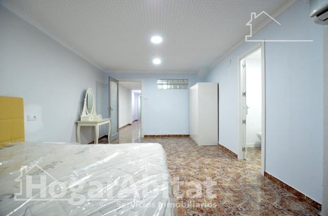 5 bedroom Flat for sale in Tavernes de la Valldigna - € 125,000 (Ref: 9422528)