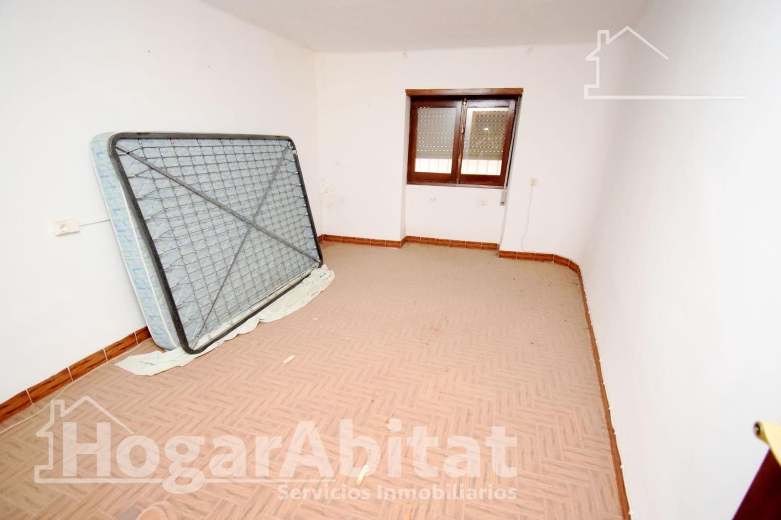 6 bedroom Townhouse for sale in L'Alcora - € 75,000 (Ref: 9422533)