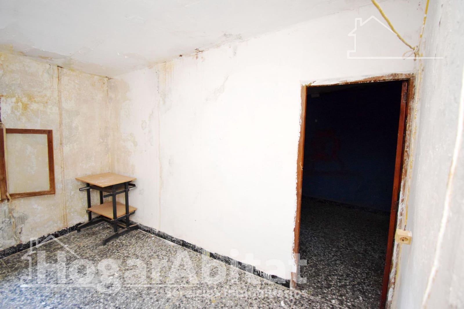 6 bedroom Townhouse for sale in L'Alcora - € 75,000 (Ref: 9422533)