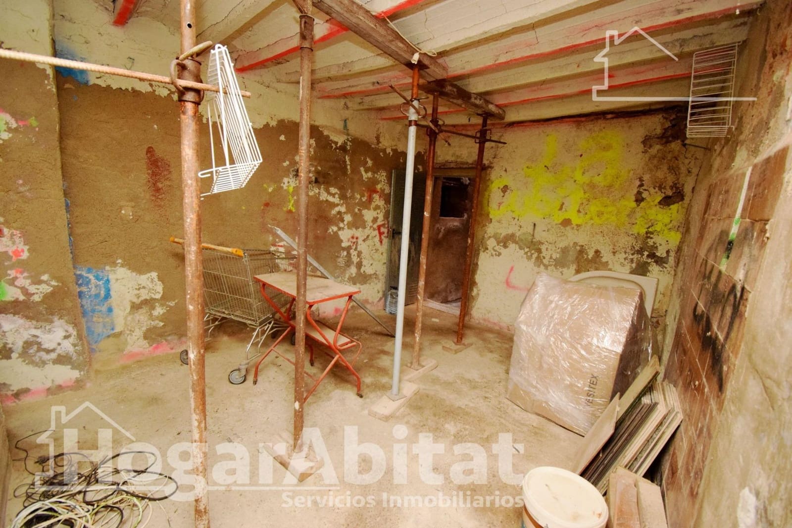 6 bedroom Townhouse for sale in L'Alcora - € 75,000 (Ref: 9422533)