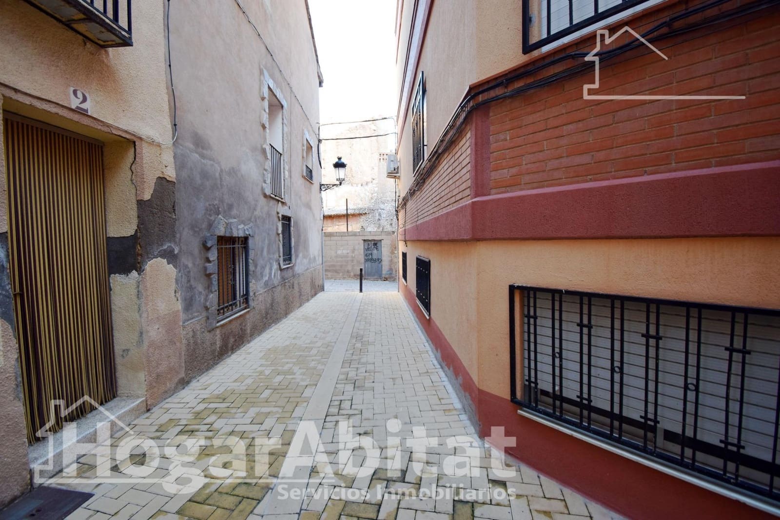 6 bedroom Townhouse for sale in L'Alcora - € 75,000 (Ref: 9422533)