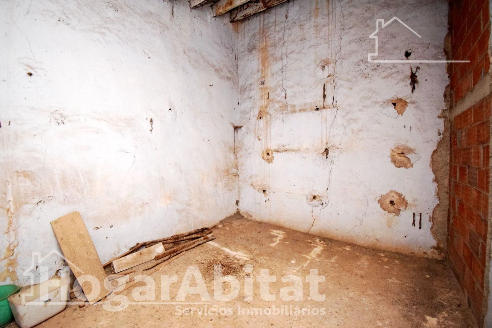 6 bedroom Townhouse for sale in L'Alcora - € 75,000 (Ref: 9422533)