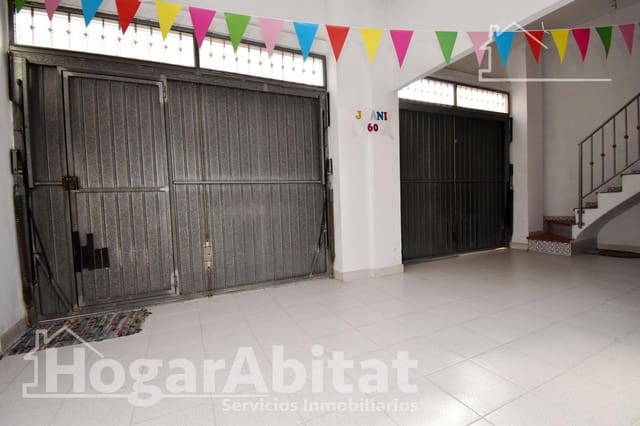 6 bedroom Townhouse for sale in Vila-real with garage - € 325,000 (Ref: 9422535)