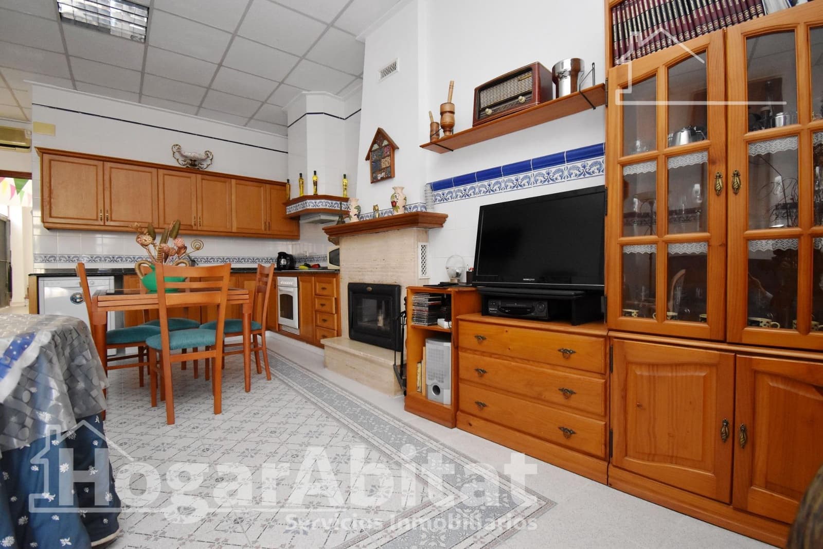 6 bedroom Townhouse for sale in Vila-real with garage - € 325,000 (Ref: 9422535)