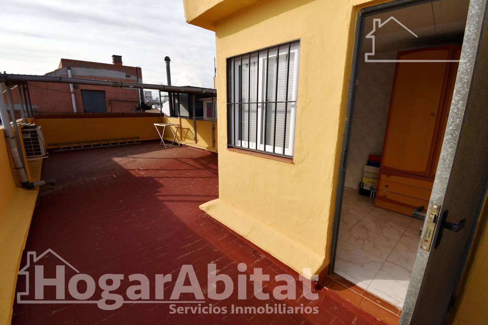 6 bedroom Townhouse for sale in Vila-real with garage - € 325,000 (Ref: 9422535)