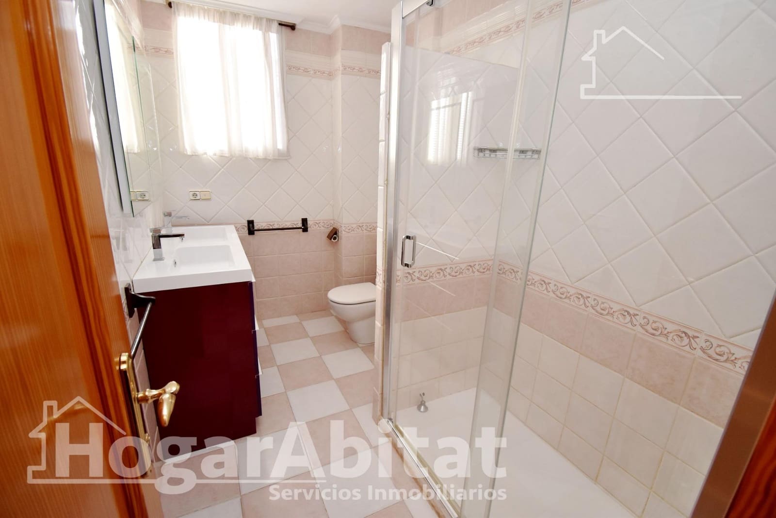 6 bedroom Townhouse for sale in Vila-real with garage - € 325,000 (Ref: 9422535)