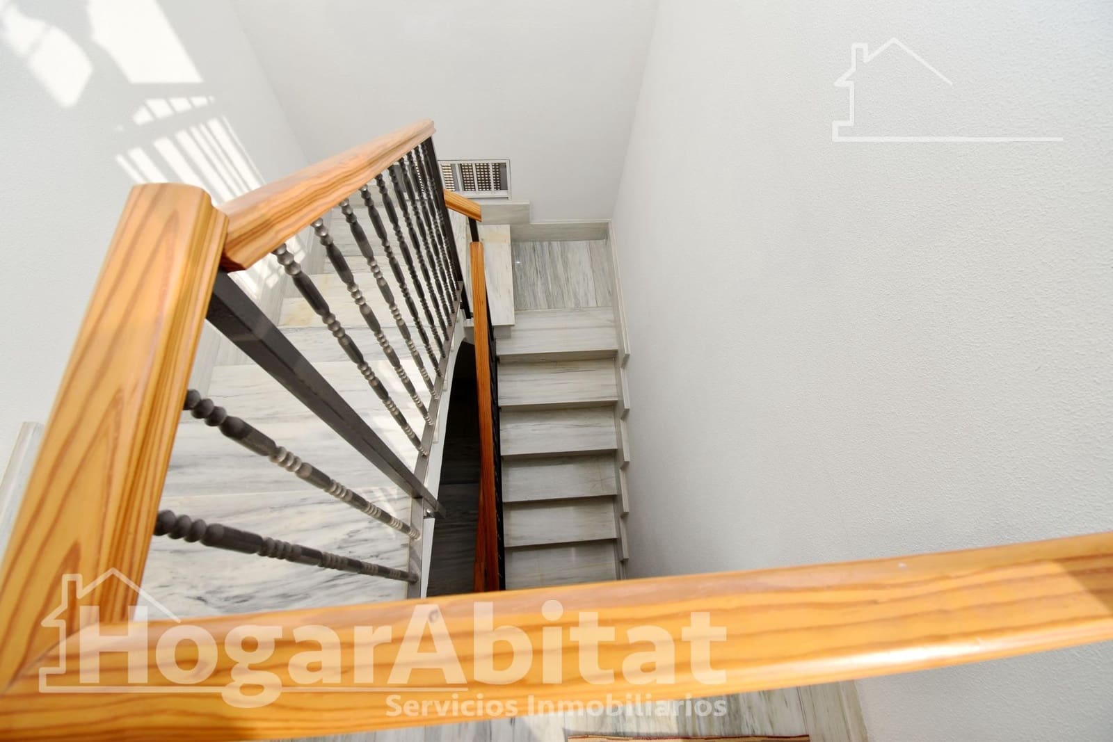 6 bedroom Townhouse for sale in Vila-real with garage - € 325,000 (Ref: 9422535)