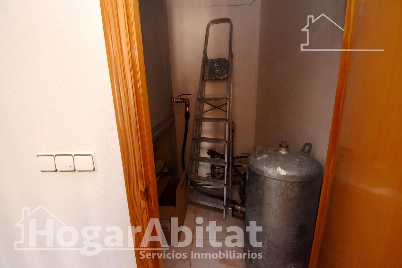 6 bedroom Townhouse for sale in Vila-real with garage - € 325,000 (Ref: 9422535)