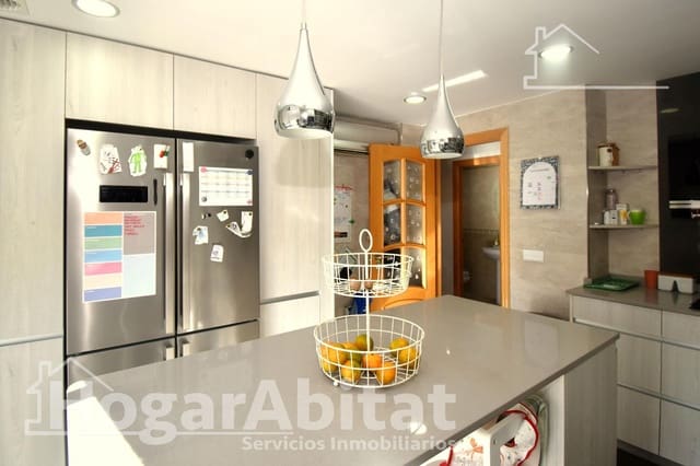 3 bedroom Terraced Villa for sale in Castelló de la Plana with garage - € 297,000 (Ref: 9431105)