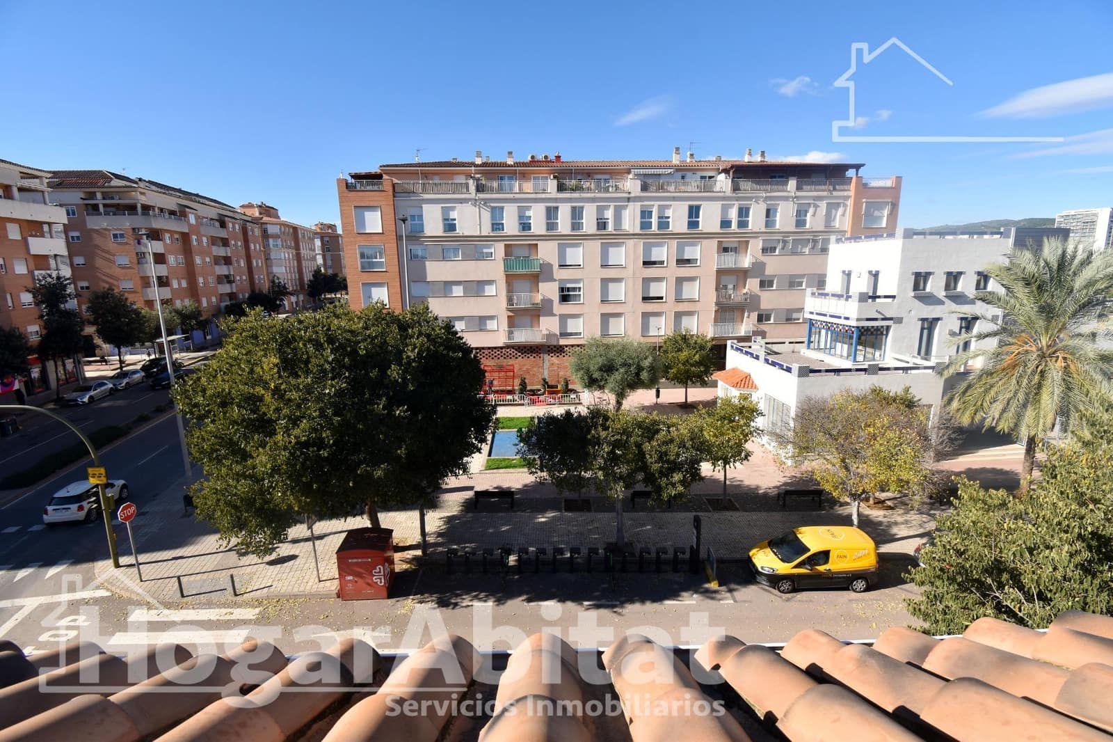 3 makuuhuone Rivitalo myytävänä paikassa Castello de la Plana mukana 
autotalli - 297 000 € (Ref: 9431105)