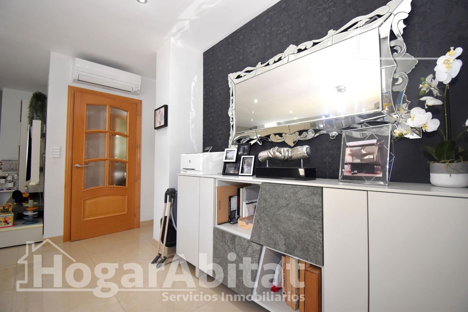 3 makuuhuone Rivitalo myytävänä paikassa Castello de la Plana mukana 
autotalli - 297 000 € (Ref: 9431105)