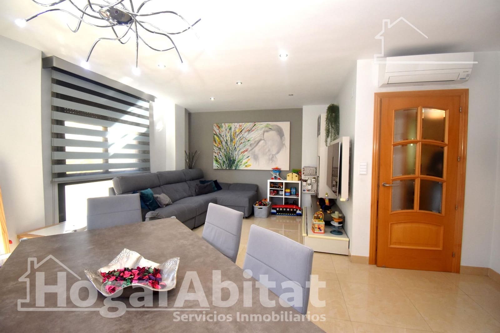 3 makuuhuone Rivitalo myytävänä paikassa Castello de la Plana mukana 
autotalli - 297 000 € (Ref: 9431105)