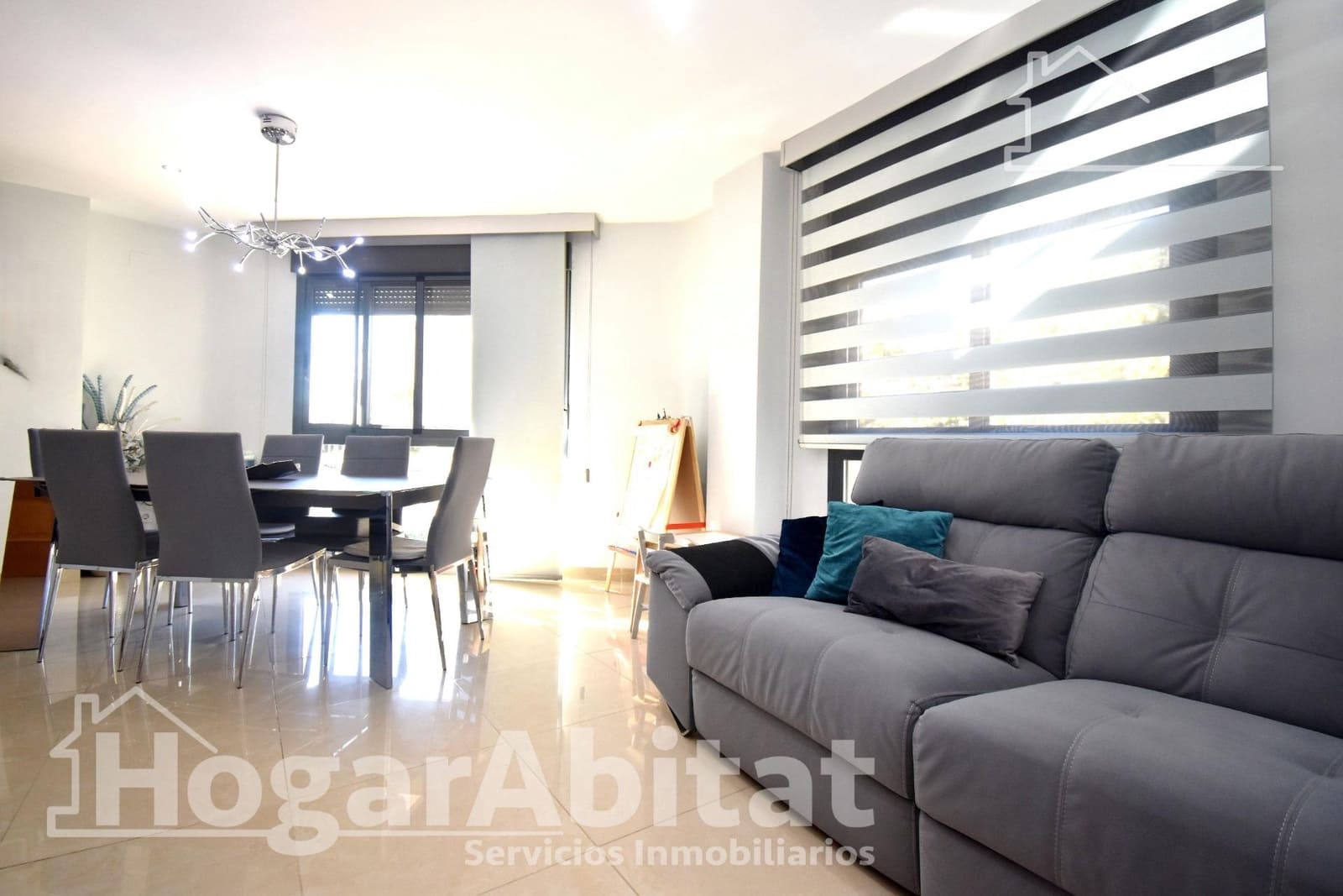 3 makuuhuone Rivitalo myytävänä paikassa Castello de la Plana mukana 
autotalli - 297 000 € (Ref: 9431105)