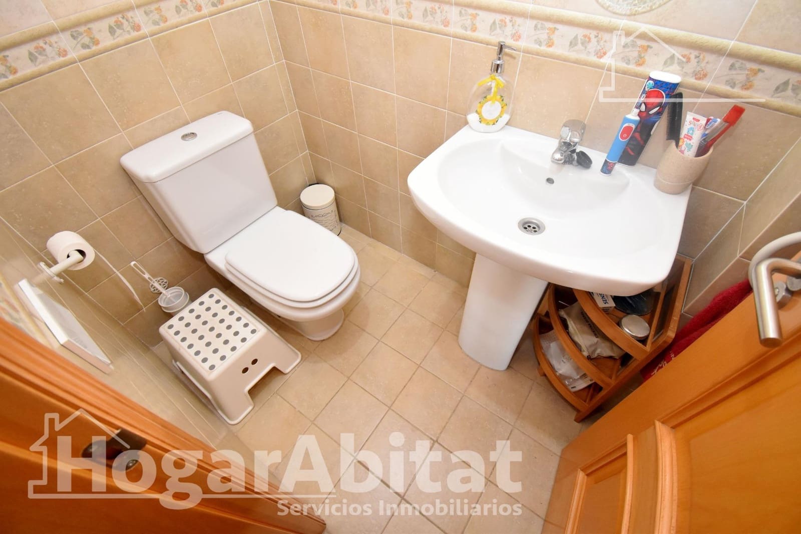 3 makuuhuone Rivitalo myytävänä paikassa Castello de la Plana mukana 
autotalli - 297 000 € (Ref: 9431105)