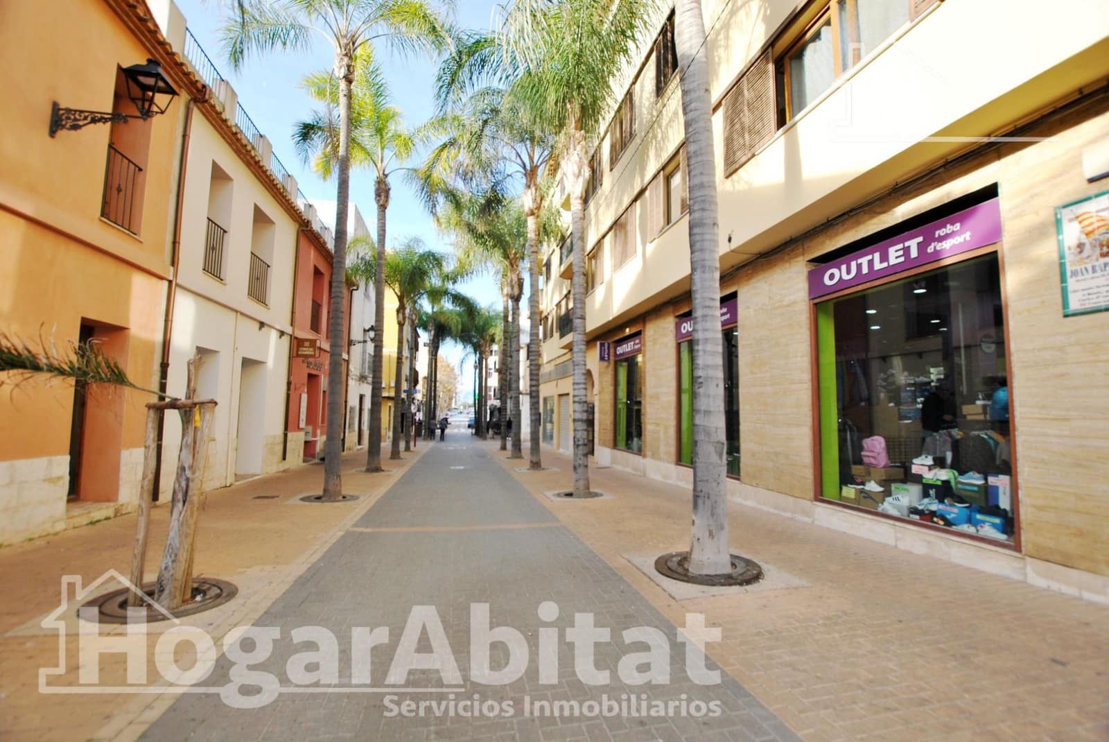 Piso de 3 habitaciones en Dénia en venta - 155.000 € (Ref: 9431115)