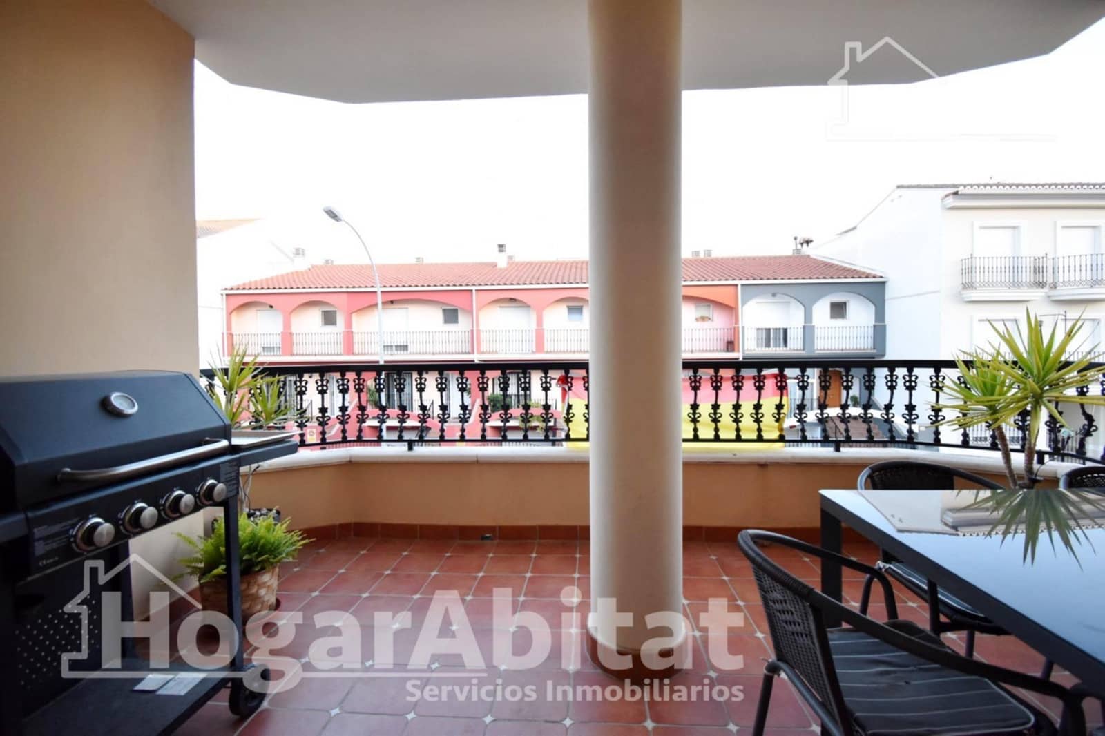 6 makuuhuone Omakotitalo myytävänä paikassa Almoines mukana 
autotalli - 520 000 € (Ref: 9431119)