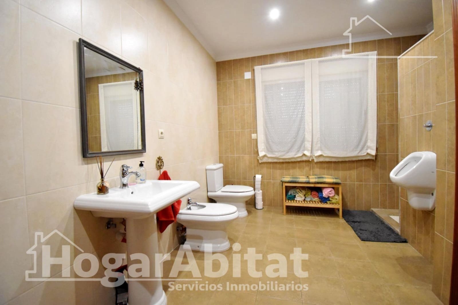 6 makuuhuone Omakotitalo myytävänä paikassa Almoines mukana 
autotalli - 520 000 € (Ref: 9431119)