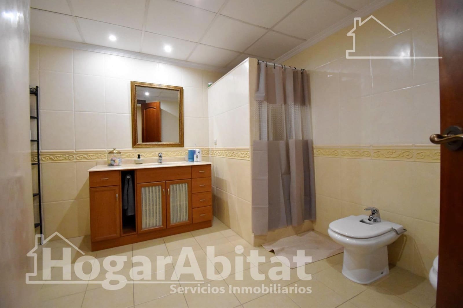 6 makuuhuone Omakotitalo myytävänä paikassa Almoines mukana 
autotalli - 520 000 € (Ref: 9431119)