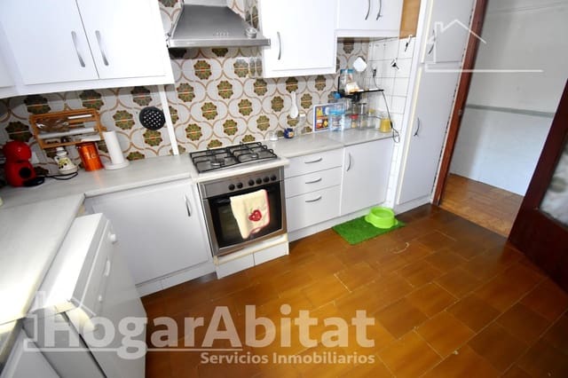 Casa de 7 habitaciones en Oropesa  en venta - 147.500 € (Ref: 9431120)