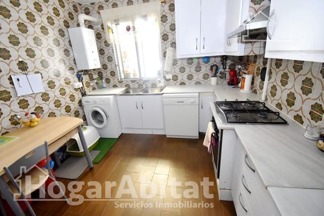 Casa de 7 habitaciones en Oropesa  en venta - 147.500 € (Ref: 9431120)