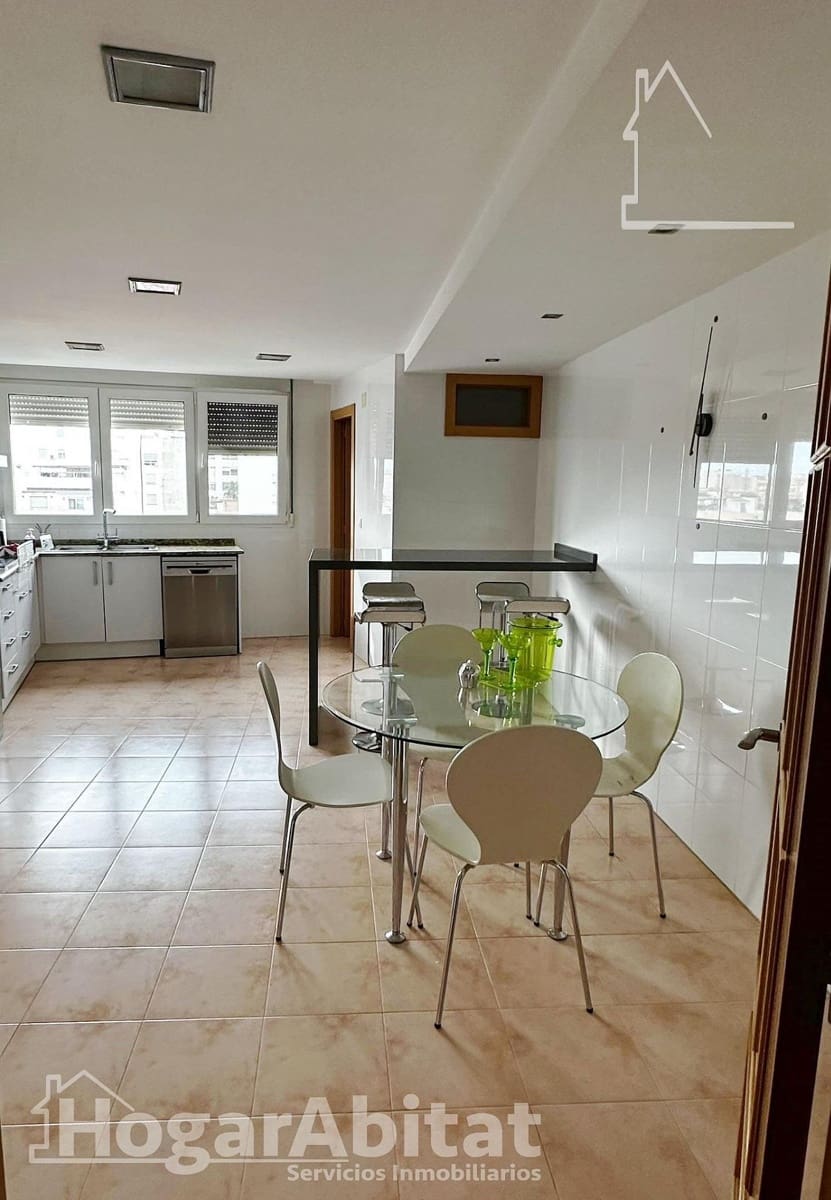 4 bedroom Flat for sale in Vila-real with garage - € 290,000 (Ref: 9433491)