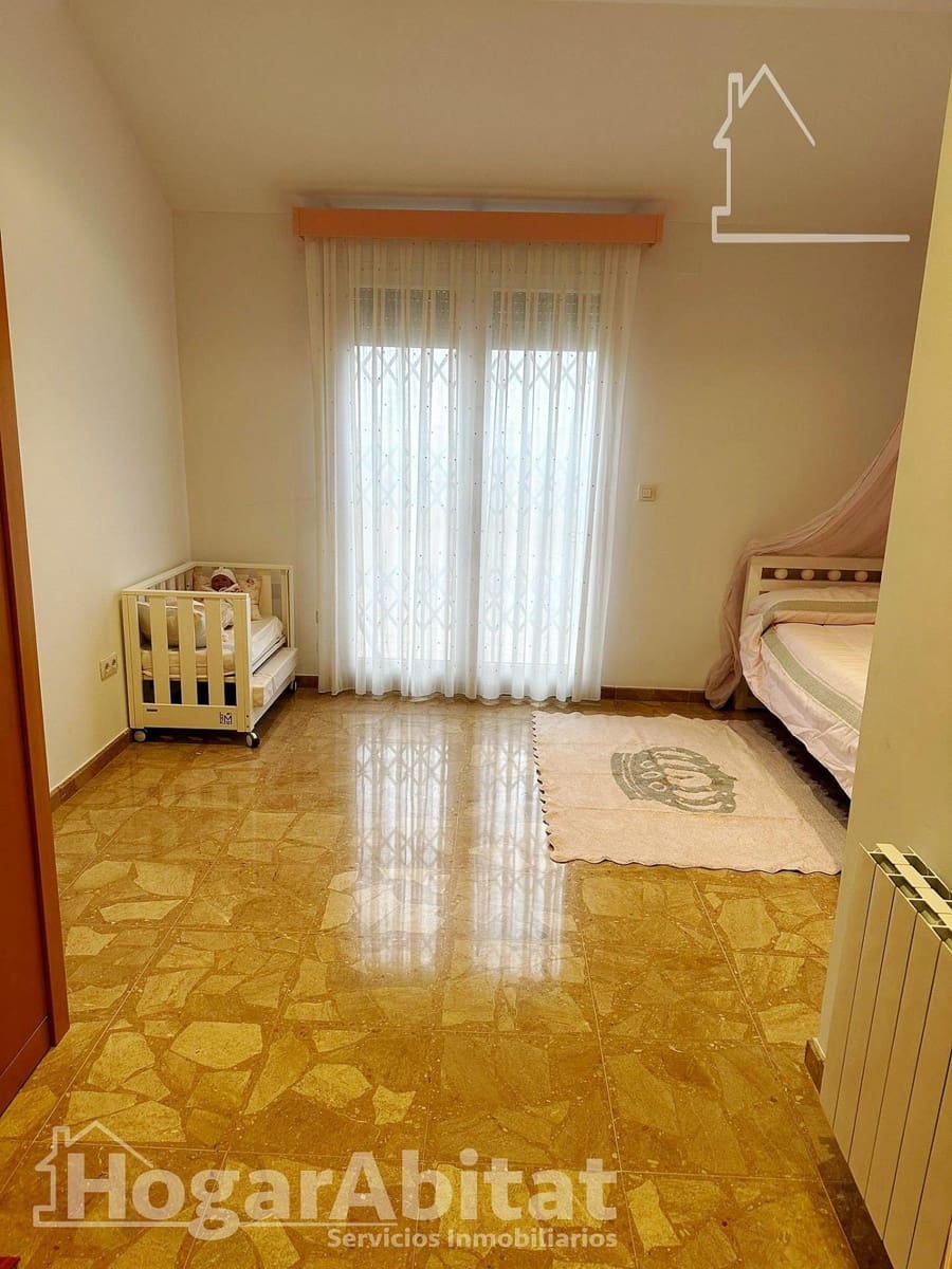 4 bedroom Flat for sale in Vila-real with garage - € 290,000 (Ref: 9433491)