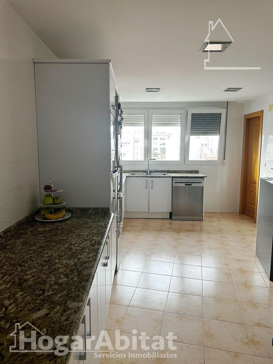 4 bedroom Flat for sale in Vila-real with garage - € 290,000 (Ref: 9433491)